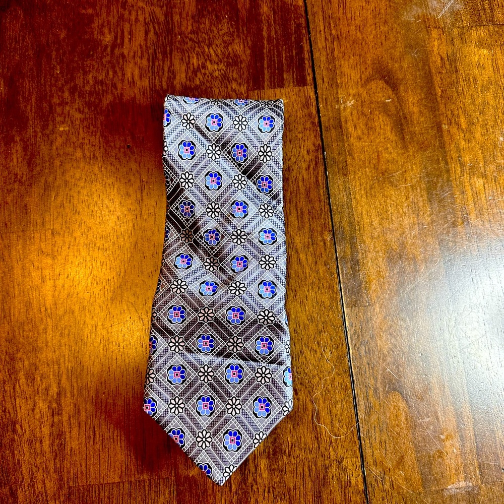 Saks fifth avenue necktie